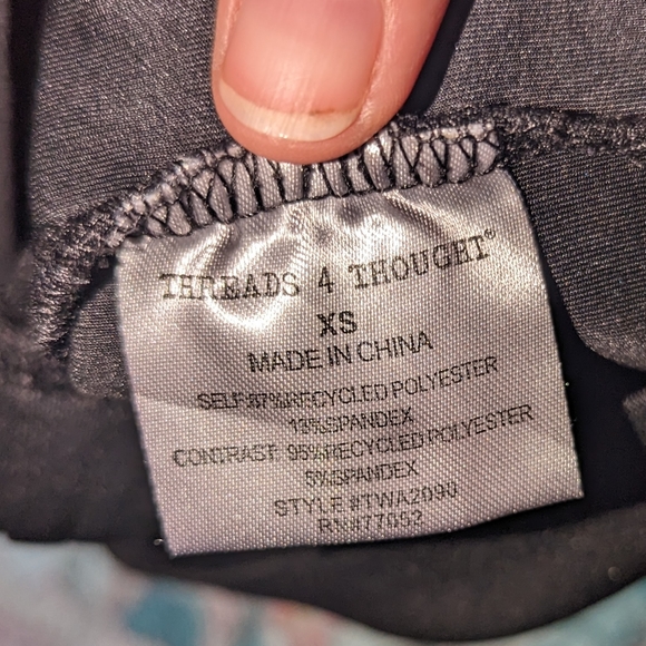 Women's XS Athletic Crop Top Built in Bra! - Picture 7 of 7